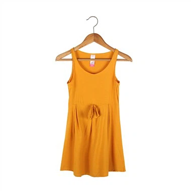 Einfarbiges ärmelloses Minikleid